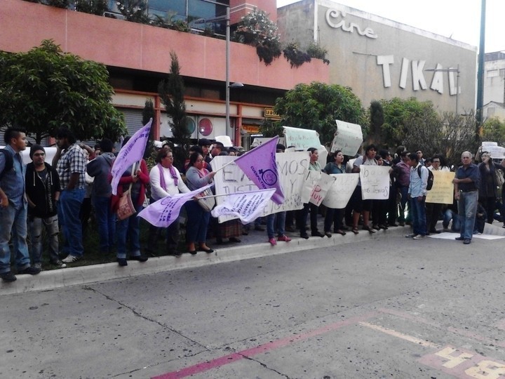 Protesta frente al Ministerio de Gobernación. Foto: CMI-G